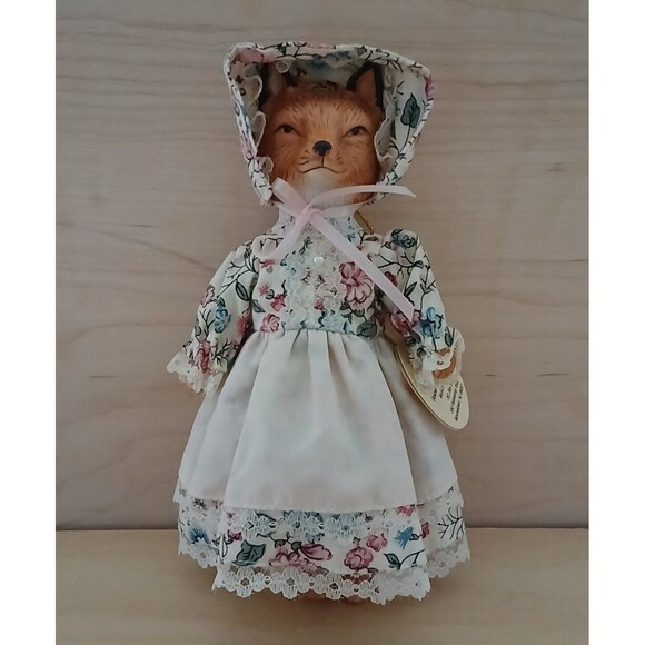 Porcelain Wolf "House of Global Art" 1983 Ornament Decor Wolf in Bonnet Dress - Picture 2 of 10
